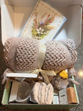 Gift Box for her Birthday, Christmas, feel better, Mother’s Day